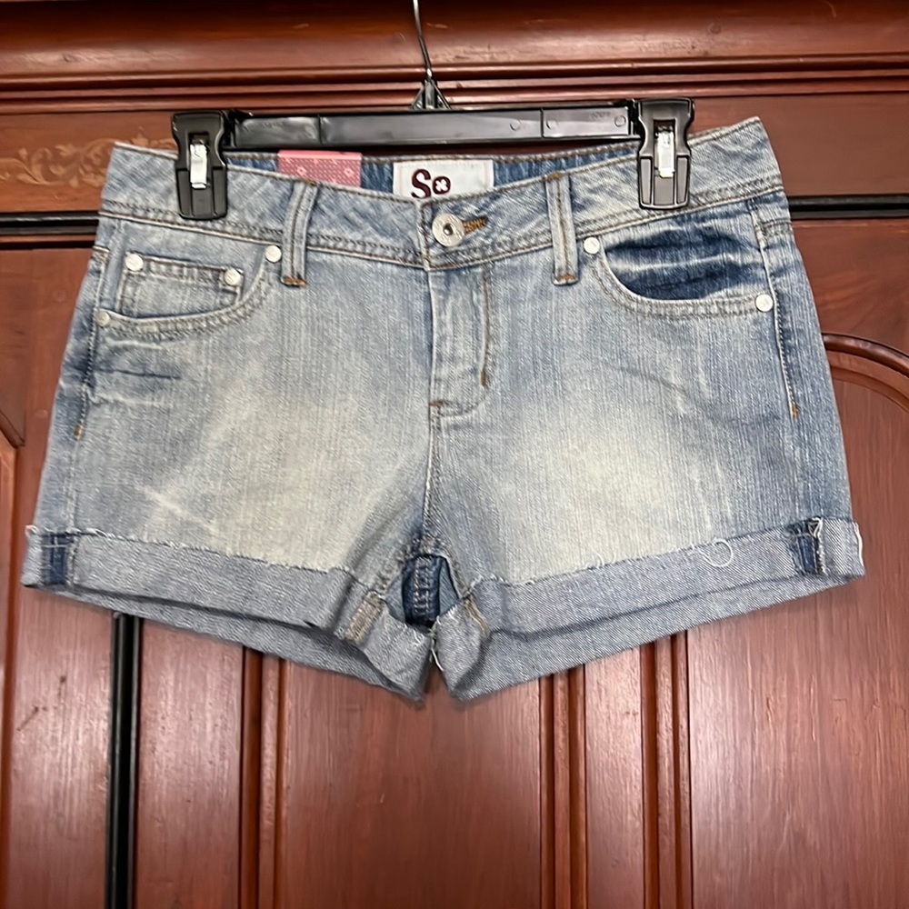 SO NWT Five Pocket Roll Cuff Jean Short Size 5 Juniors